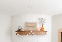 How to Make a Yarn Pom Pom Garland