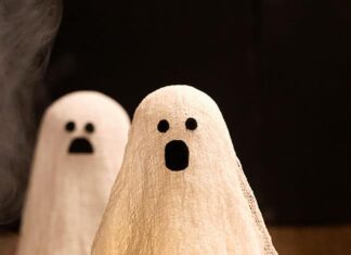 Cheesecloth Ghost DIY ghost craft for Halloween made from cheesecloth and glue