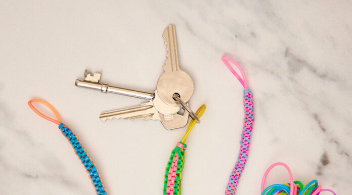 How to make Retro Scoubidou Keyring