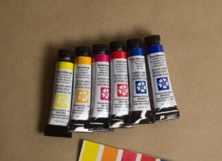Daniel Smith Essentials Watercolor Set Review: Professional Quality Tested