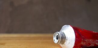 Strongest Glues for Crafts & DIY Projects