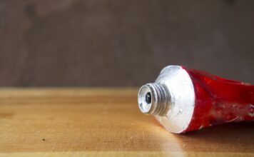 Strongest Glues for Crafts & DIY Projects