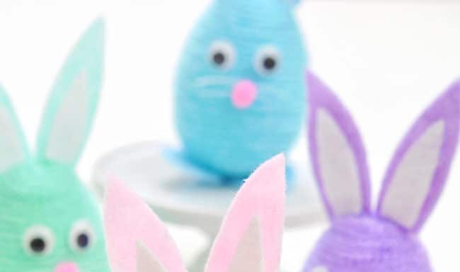 DIY Yarn Wrapped Bunny: Easy Easter Craft Easter bunny craft made with felt and a yarn wrapped plastic Easter egg