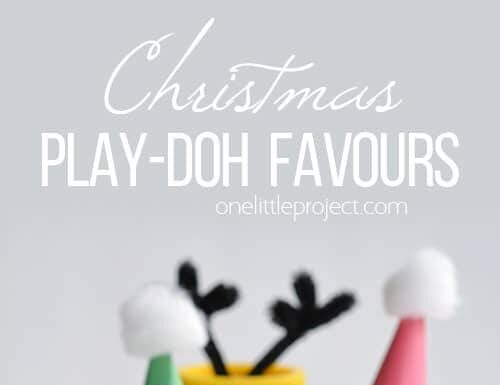 Creative Christmas Play-Doh Favors – Perfect for Kids and Parties These easy Christmas Play-doh favours make ADORABLE little party gifts for kids! They're a great little non-candy Christmas treat idea too!