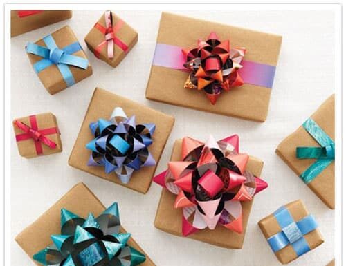 How to Make Hershey’s Kisses Christmas Trees – Sweet and Simple Holiday Treats 24 Clever Christmas Wrapping Hacks - DIY Recycled Bows