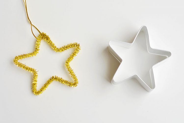 Star ornament made with a pipe cleaner