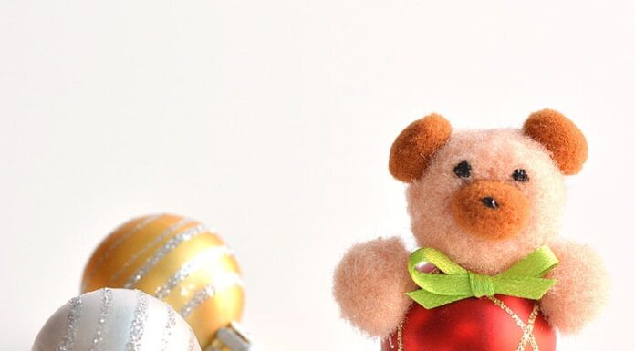 DIY Pom Pom Teddy Bear Ornaments 40+ Easy Christmas Crafts for Kids - DIY Pom Pom Teddy Bear Ornaments