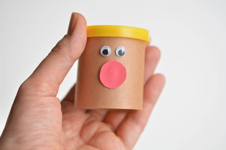 These easy Christmas Play-doh favours make ADORABLE little party gifts for kids! They're a great little non-candy Christmas treat idea too!
