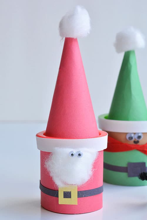 These easy Christmas Play-doh favours make ADORABLE little party gifts for kids! They're a great little non-candy Christmas treat idea too!