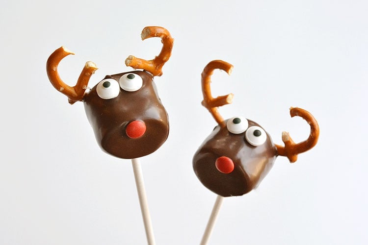 These chocolate covered marshmallow reindeer are so cute and SO EASY! And if you use dark chocolate, they actually taste amazing too! Simple and adorable!