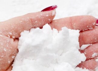 How to Make Fake Snow Fun and easy fake snow recipe for crafts and kids sensory play