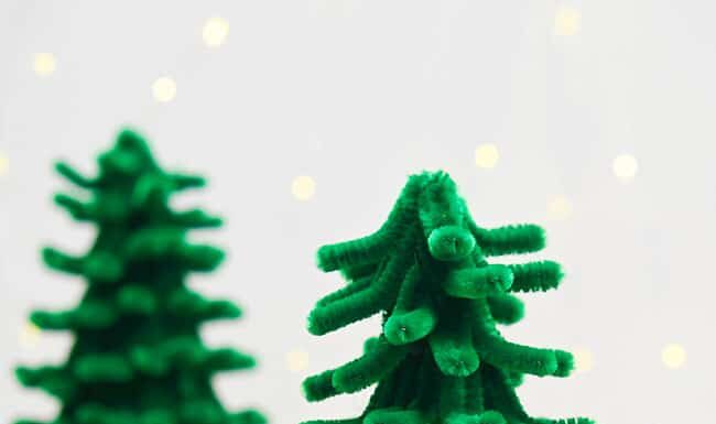 Pipe Cleaner Christmas Tree Easy pipe cleaner Christmas tree craft