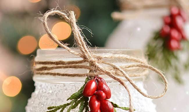 DIY Snowy Mason Jars Snowy mason jar decorated for Christmas