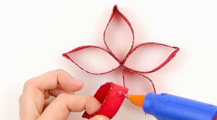 How to make Paper Roll Poinsettia Ornaments Paper Roll Poinsettia Ornaments