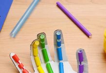 Robot Hand STEM Craft – How to Make a Cardboard Robotic Hand Playing with a DIY robot hand