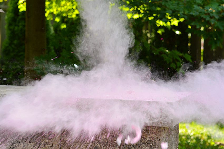 How to make a smoke bomb