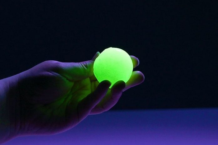 glow-in-the-dark-bouncy-ball-11 Glow in the Dark Bouncy Balls