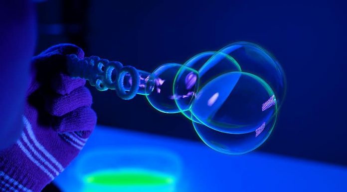 Glow in the Dark Bubbles – Do They Work? (We Tried It!) Glow in the Dark Bubbles