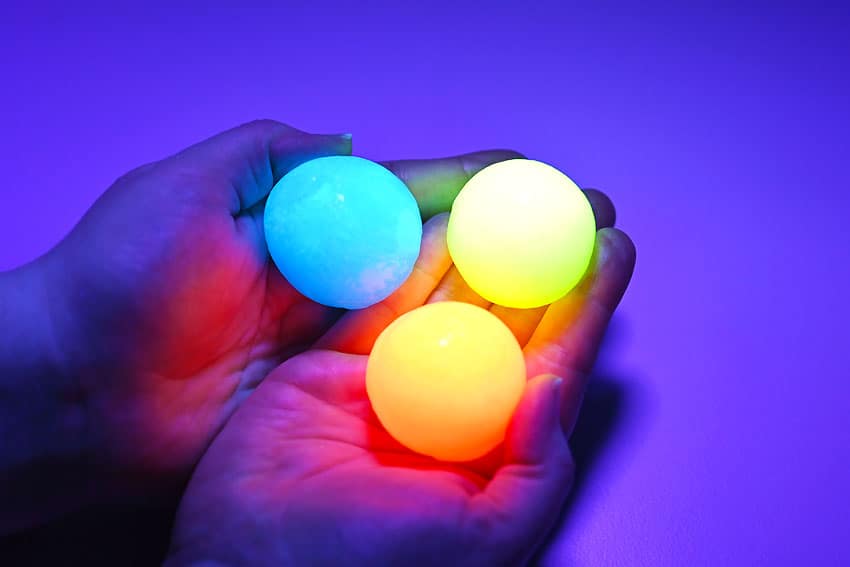 Glow in the Dark Bouncy Balls DIY glowing bouncy balls