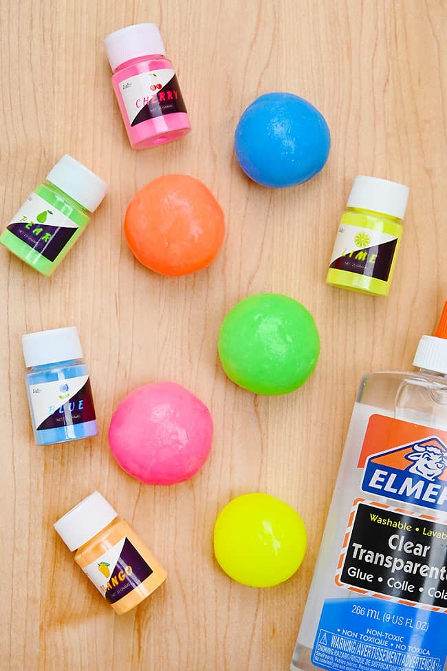 Homemade Glow in the Dark Bouncy Balls Homemade glow in the dark bouncy balls with supplies to make them