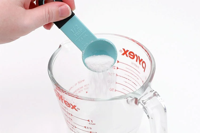 a bouncy ball sensory craft instruction image 2