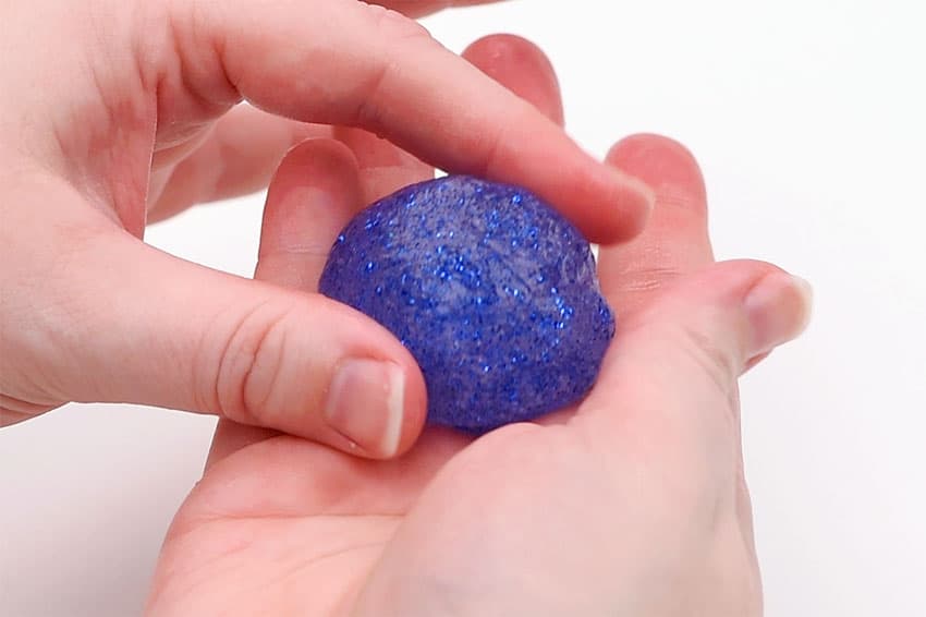 a bouncy ball sensory craft instruction image 9