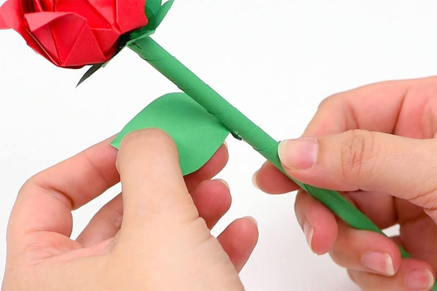 a paper rose crochet yarn craft instruction image 29