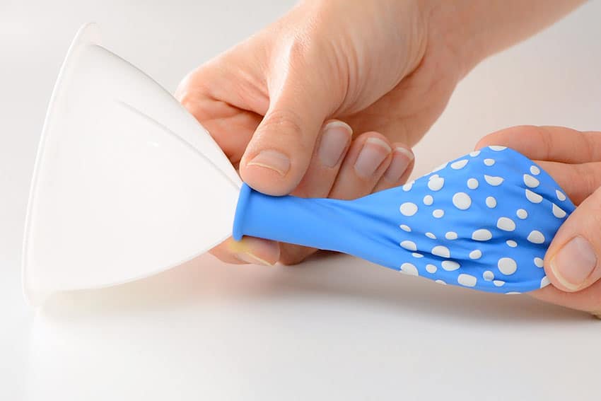 a stress ball kids craft instruction image 2