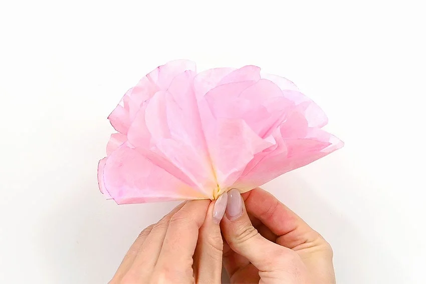 coffee filter flowers paper craft instruction image 12
