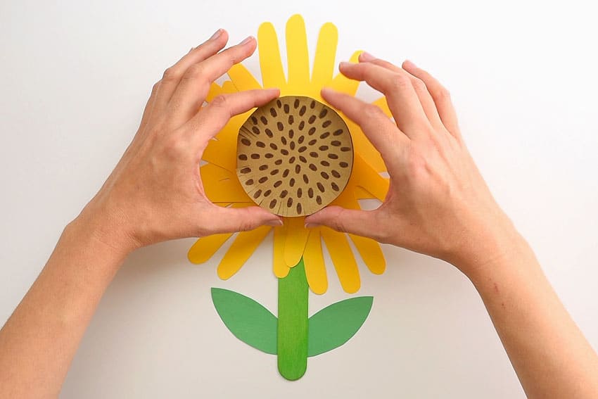 handprint sunflower paper craft instruction image 11