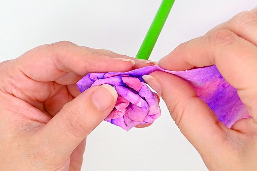 paper towel rose paper craft instruction image 19