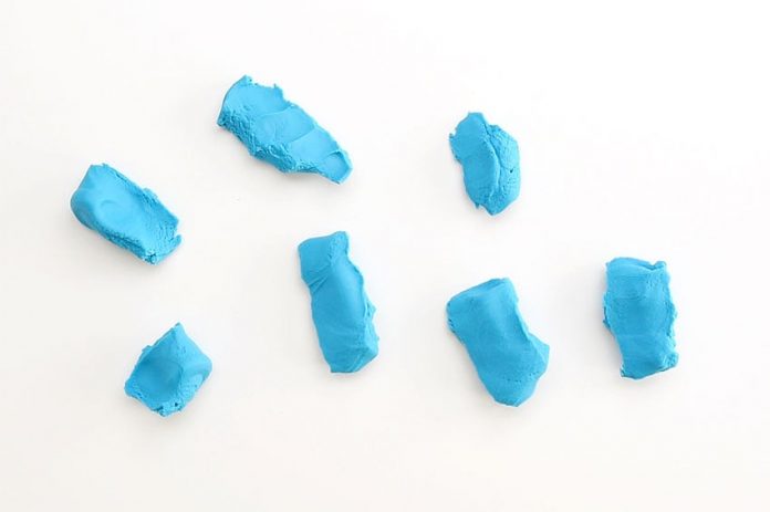 easy-playdough-stress-ball-tutorial-for-kids-instruction-1 playdough stress ball kids craft instruction image 1