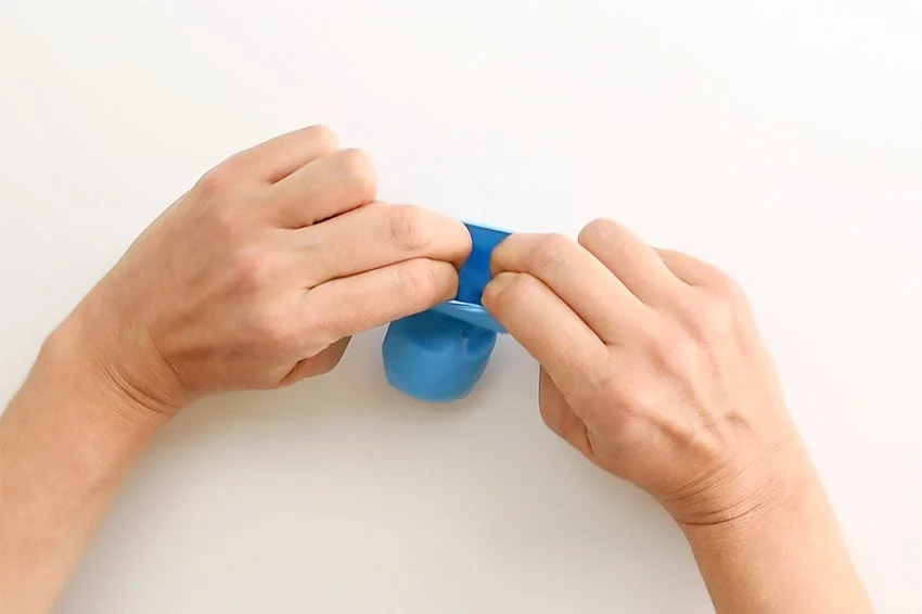 playdough stress ball kids craft instruction image 4