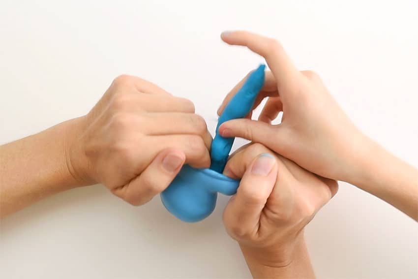 playdough stress ball kids craft instruction image 5