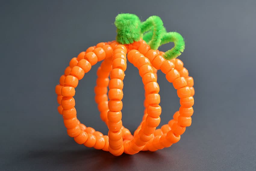 beaded pipe cleaner corn kids craft instruction image 11