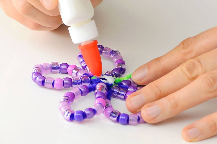 beaded pipe cleaner flowers flower craft instruction image 12