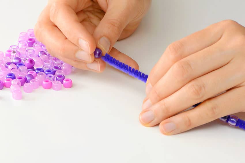 beaded pipe cleaner flowers flower craft instruction image 2