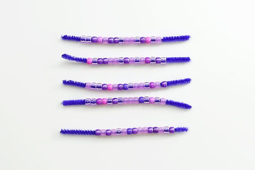 beaded pipe cleaner flowers flower craft instruction image 3