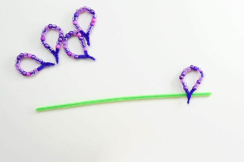 beaded pipe cleaner flowers flower craft instruction image 5