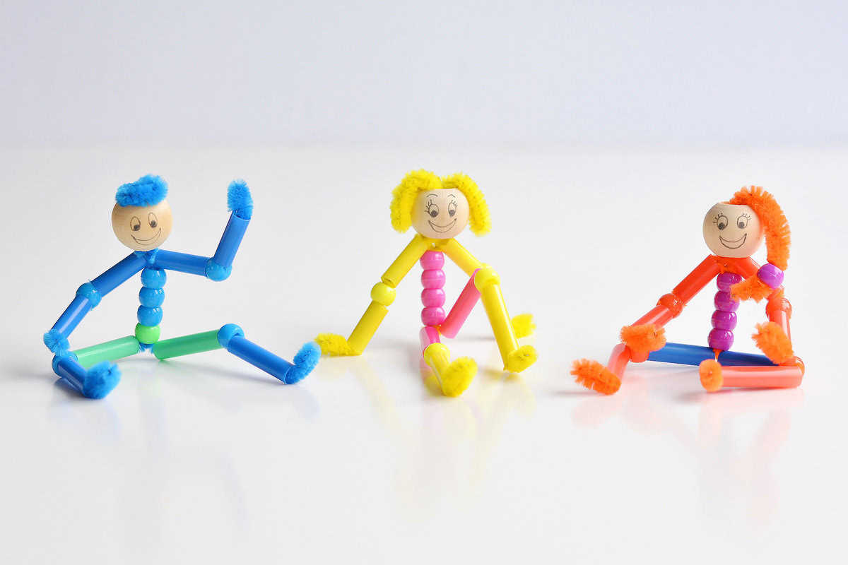 beaded pipe cleaner pumpkins kids craft instruction image 13