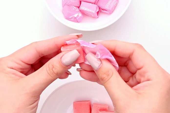 easy-edible-slime-tutorial-for-kids-instruction-1 edible slime kids craft instruction image 1