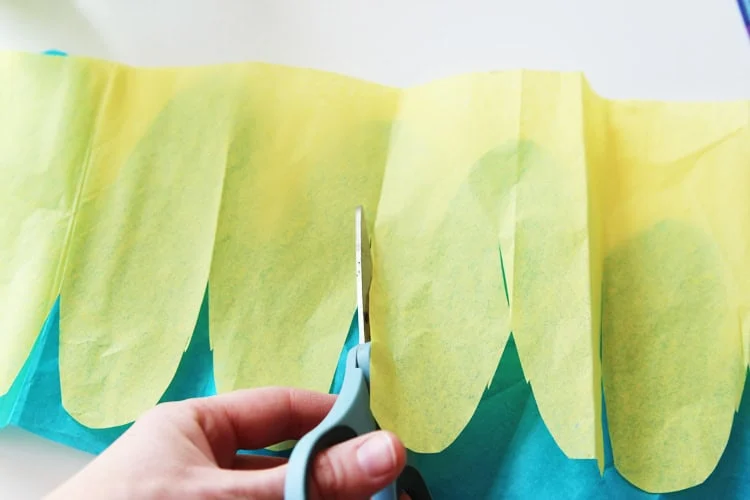 flower wrapping paper craft instruction image 3