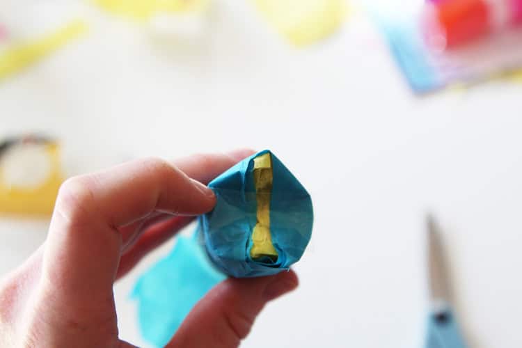flower wrapping paper craft instruction image 6