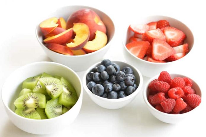 fruit popsicles with real, fresh fruit kids craft instruction image 1