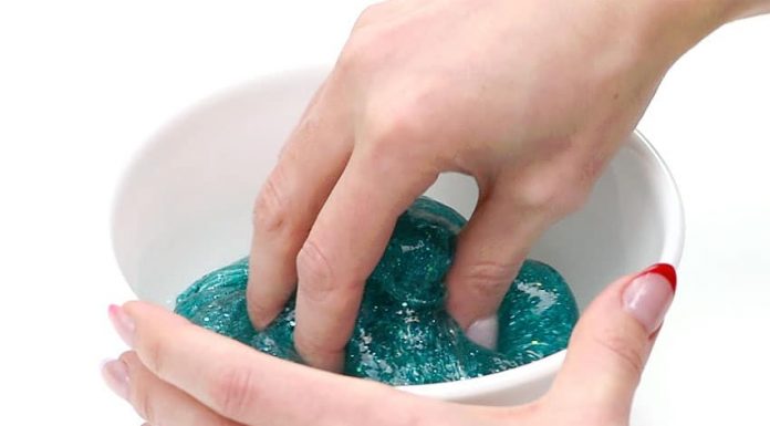How to Make Grinch Slime with Shampoo: Easy Christmas Slime Recipe mermaid slime kids craft instruction image 11