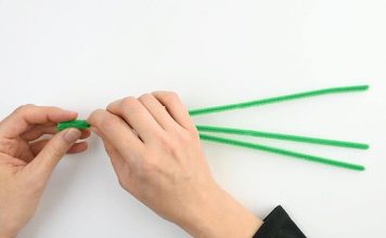 Easy Pipe Cleaner Shamrock With Beads Tutorial for Kids pipe cleaner shamrock with beads kids craft instruction image 1
