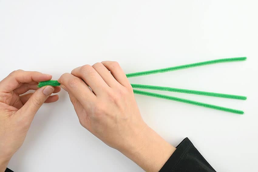 pipe cleaner shamrock with beads kids craft instruction image 1