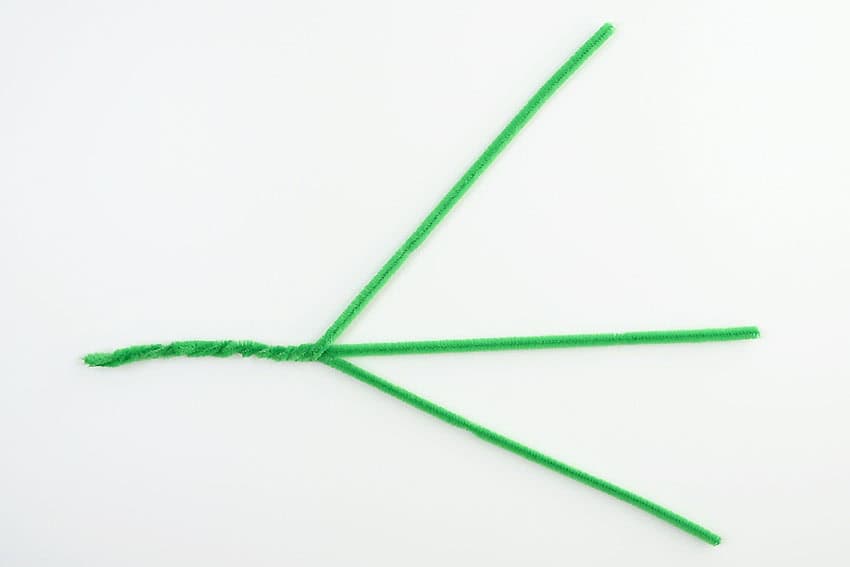 pipe cleaner shamrock with beads kids craft instruction image 2