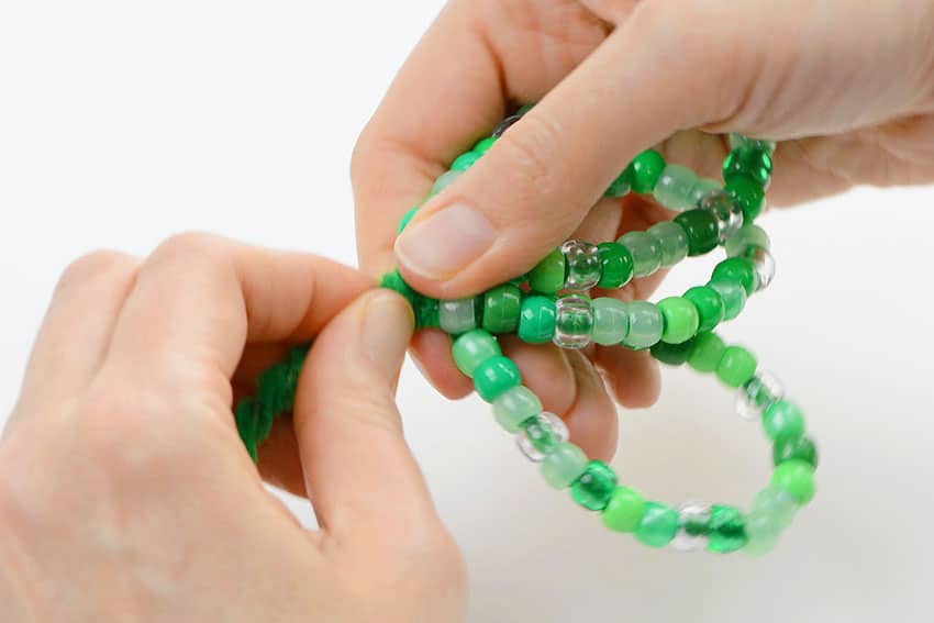 pipe cleaner shamrock with beads kids craft instruction image 6