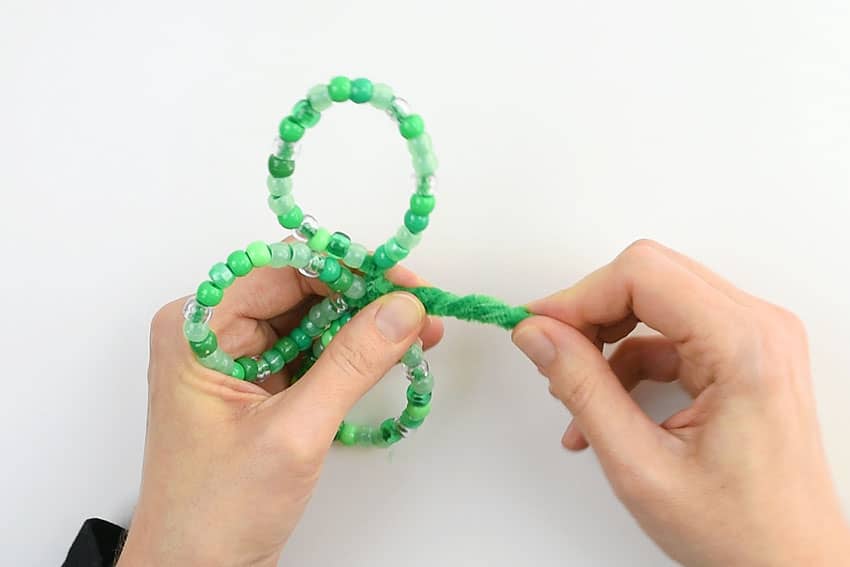 pipe cleaner shamrock with beads kids craft instruction image 9